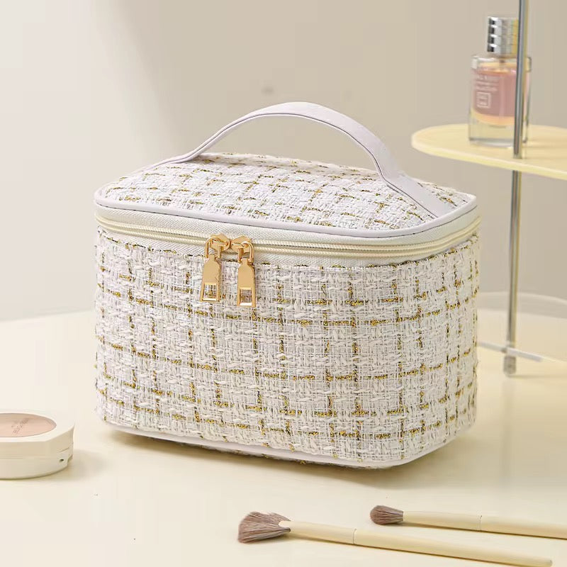 Necessaire
