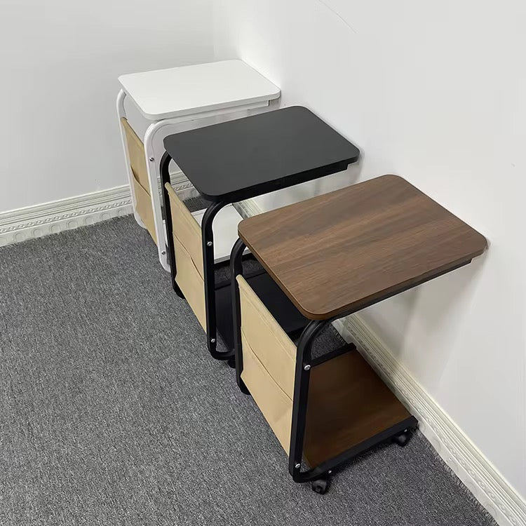 Mesa auxiliar com rodas