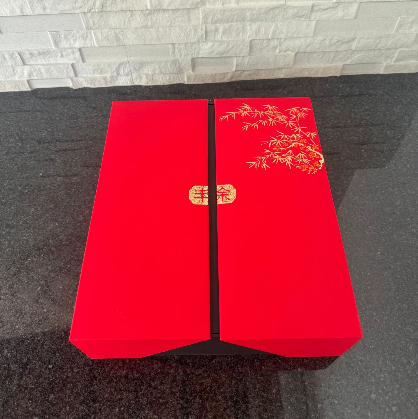 Red wine box