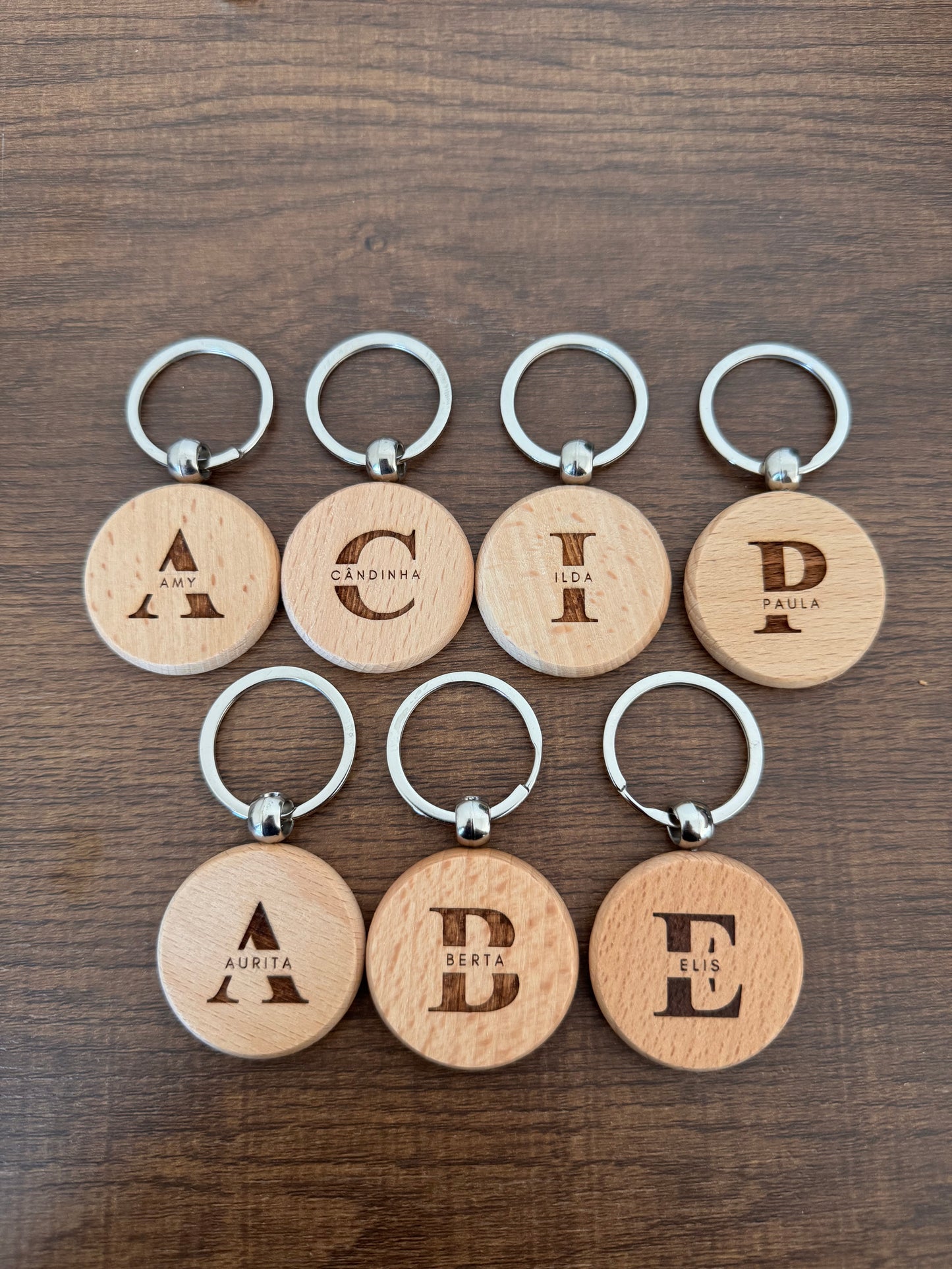 Chaveiro de madeira redondo